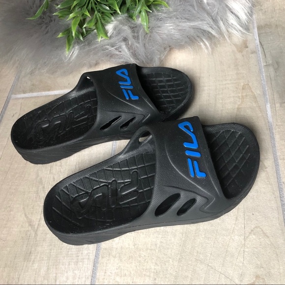 NWOB Fila kids’ slides in black and blue. Size 12 - Picture 3 of 5